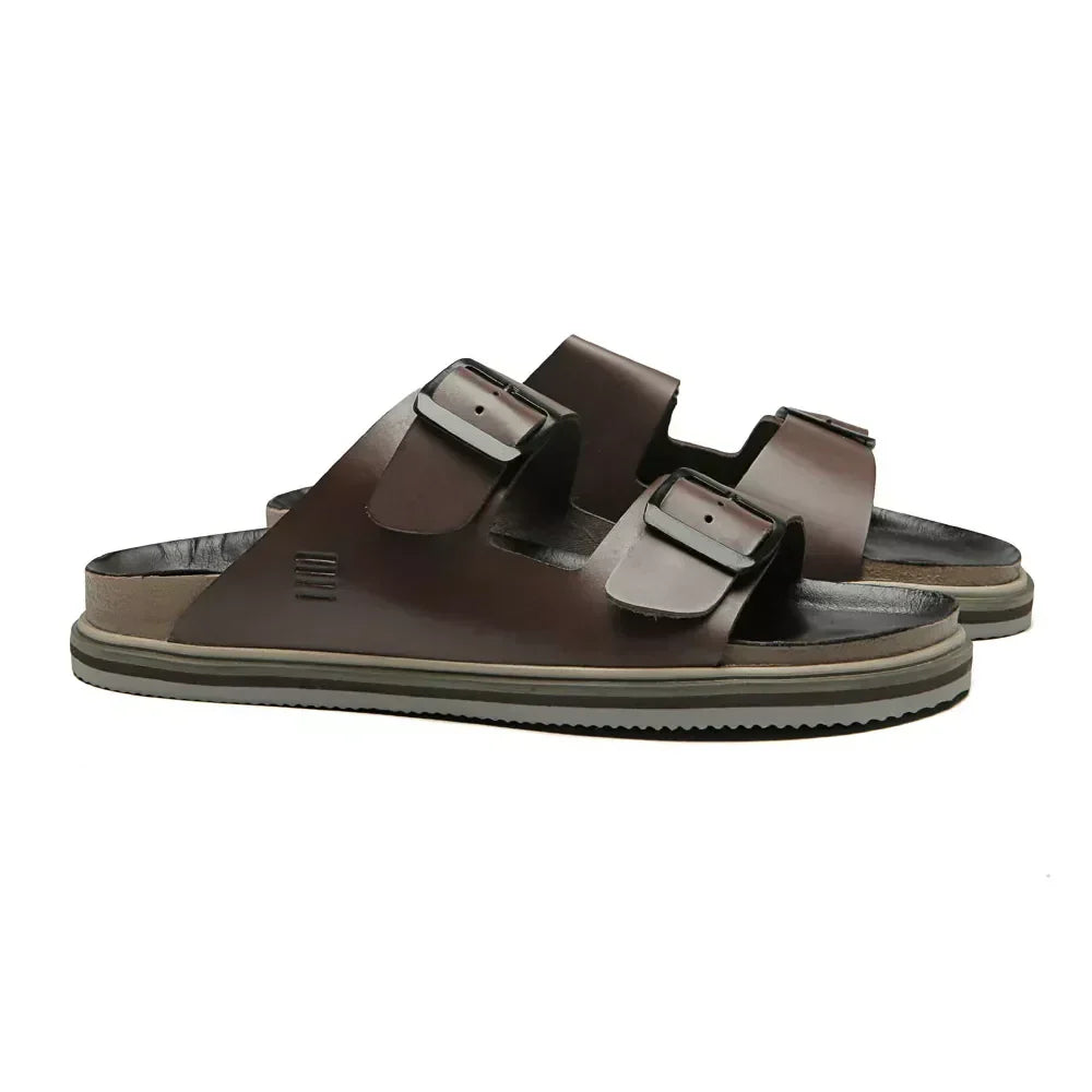SANDÁLIA MASCULINA CASUAL EM COURO MARROM - SKAR CAFE